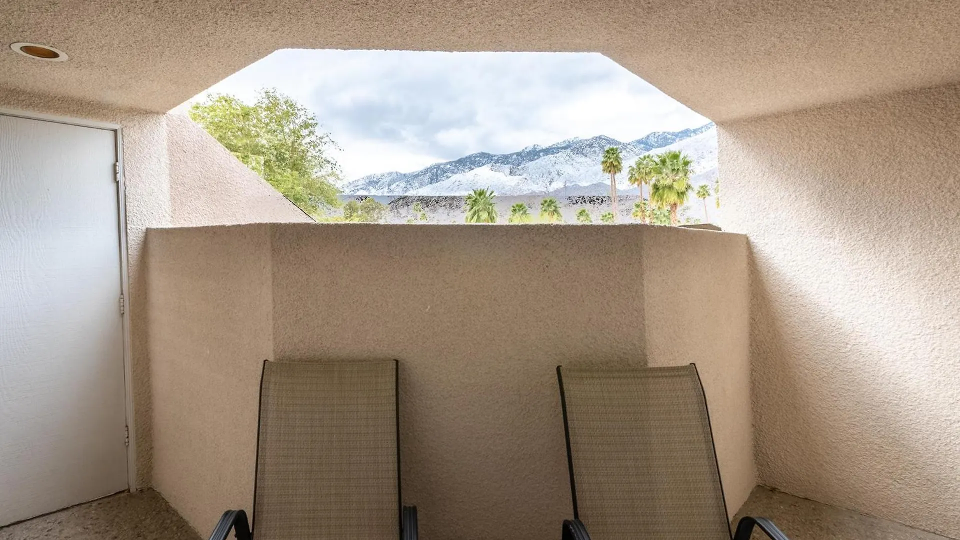 Vista Mirage Resort Palm Springs 2*,